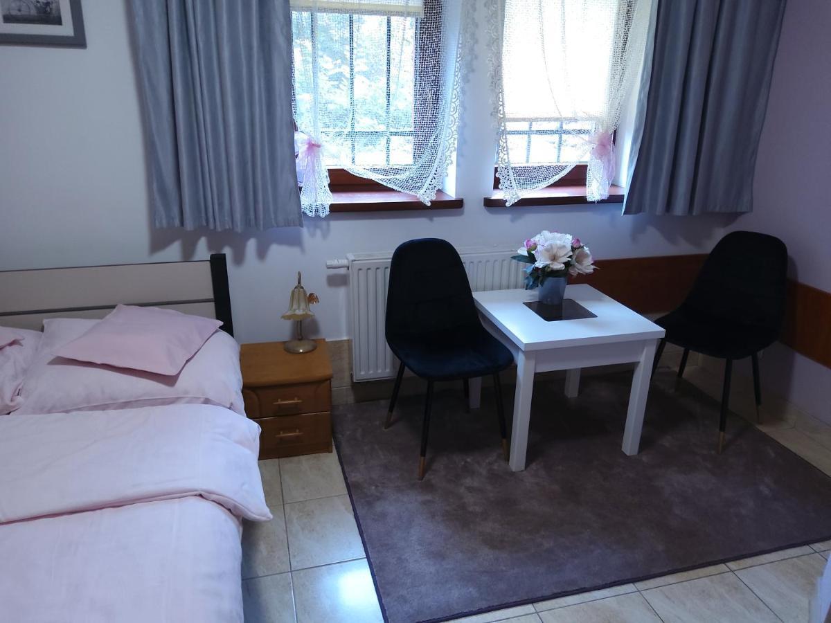 Pokoje Goscinne Sobieszow Jelenia Góra Exterior foto